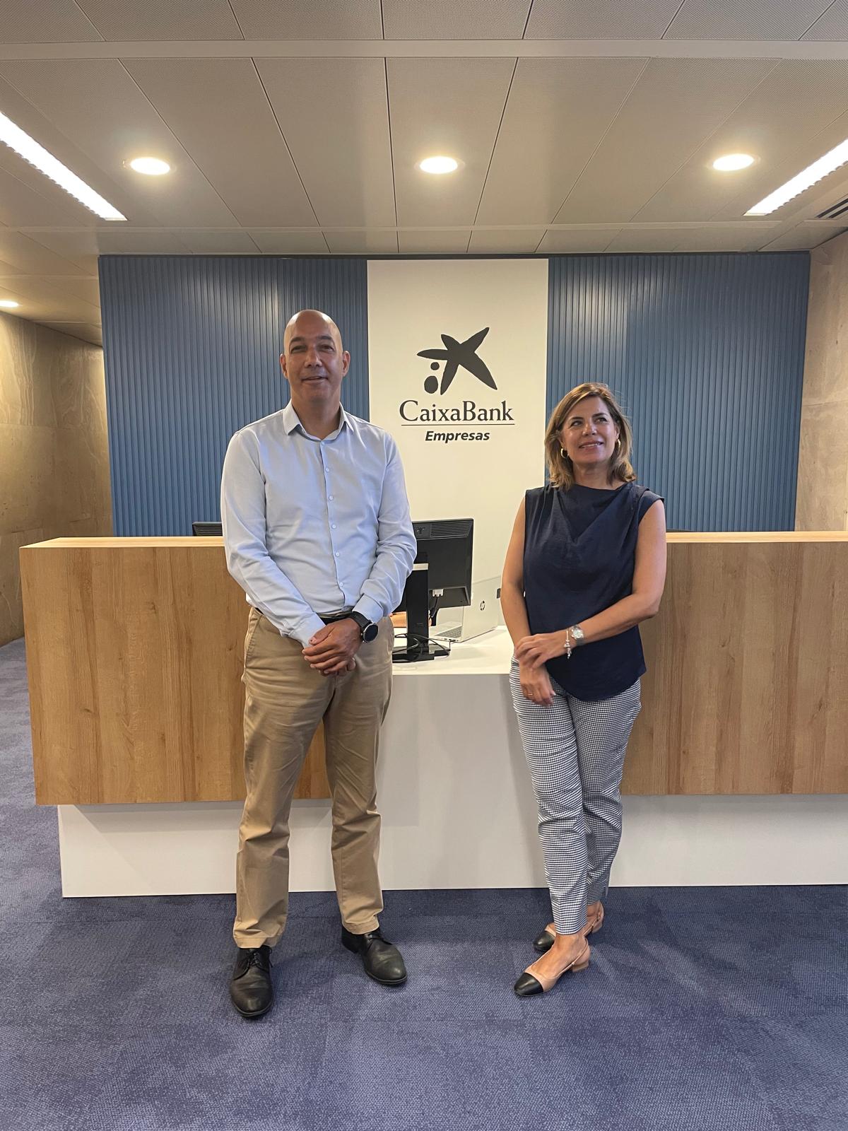 Portada de La Decana del Ilustre Colegio de Procuradores de Santa Cruz de Tenerife ha mantenido una reunión de trabajo con CaixaBank